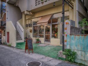 那覇・久米「月琴の小さな餃子屋さん」でパクチー餃子&ビール