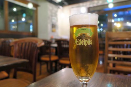 那覇・おもろまち「リブレオーシャン」創作料理にエーデルピルスを添えて。
