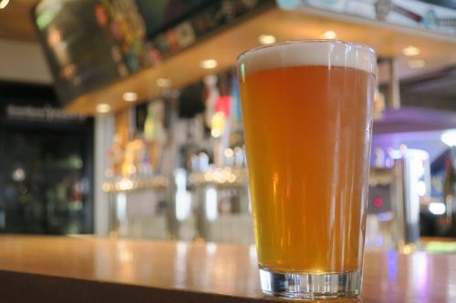 渋谷「グッドビアファウセッツ(Goodbeer faucets)」アメリカンなビールと自家製ハムがウマい!