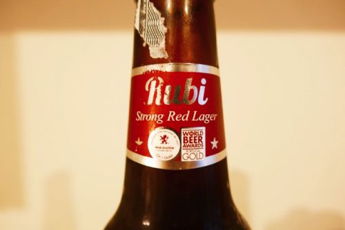 ポルトガルの「ヴァディア・ルビー」はポーターの旨味を楽しめるダークブラウンなビール。