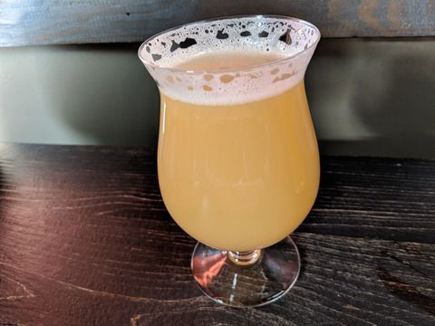 ビールとデトロイト・スタイル・ピザを一緒に楽しむ至福:Cellarmaker House of Pizza