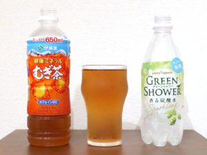 麦茶を炭酸で割るとジェネリックビールに… ならないよ。