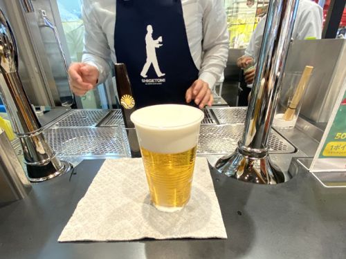 広島の駅ビル「エキエキッチン」で昼飲み！広島で人気のビールスタンド重富やもみじ堂も出店