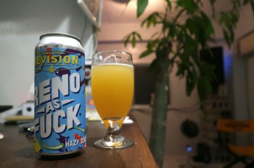 沖縄市「HOPPED UP」国内外クラフトビールを販売するアングラな酒屋に行ってみた。