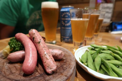 石垣島「アゲインスト・ザ・グレイン」アメリカンなクラフトビールが飲める醸造設備併設レストランバー。