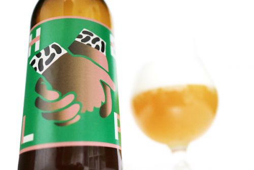 ミッケラーのビールを飲んで難民支援(ヘルプ)