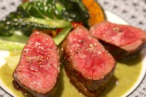 平成な雰囲気が漂う「俺のGrill&Bakery 東京」でユニークなフード&ビール