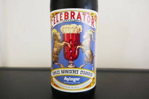 アインガー「セレブレーター」喉が乾いているときにガブ飲みを楽しめるダーク系ビール。