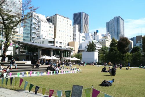 南池袋公園のカフェでオリジナルビールを飲む休日!