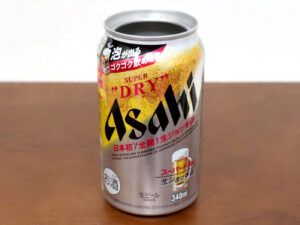アサヒスーパードライ 生ジョッキ缶にビールを注ぐとどうなるか?