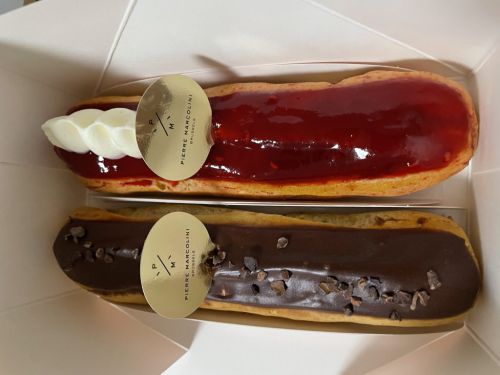 PIERRE MARCOLINI ピエールマルコリーニの「エクレア」をいただきました